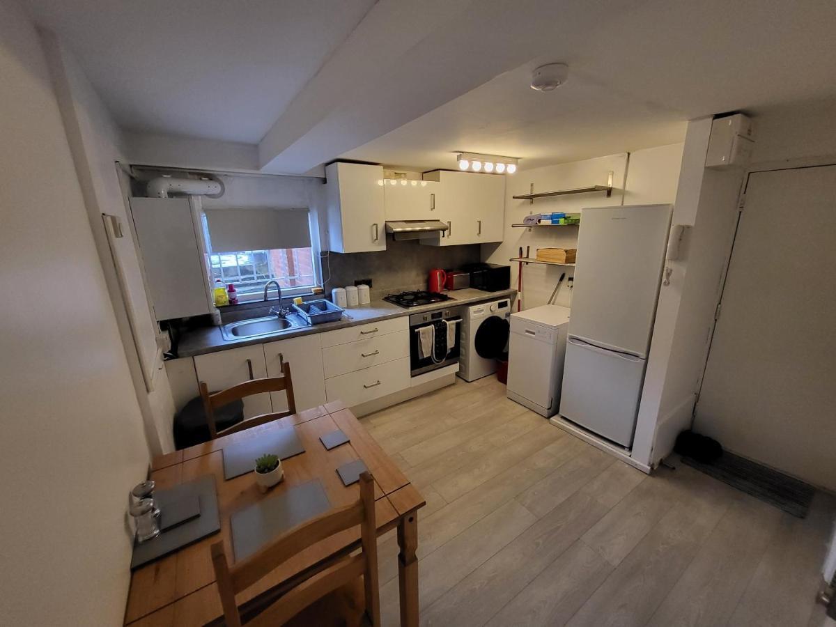 לונדון Cosy Apartment By Clapham South Underground! מראה חיצוני תמונה