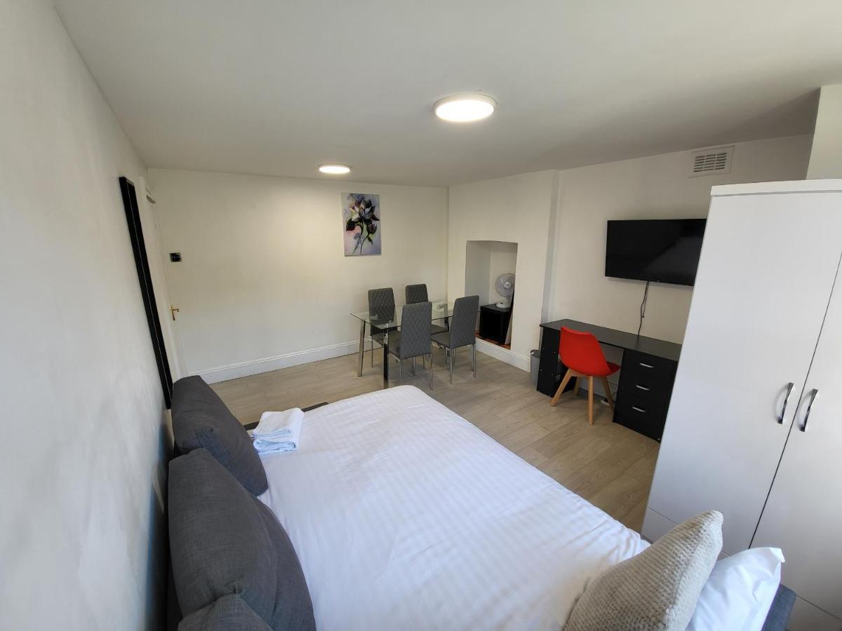 לונדון Cosy Apartment By Clapham South Underground! מראה חיצוני תמונה